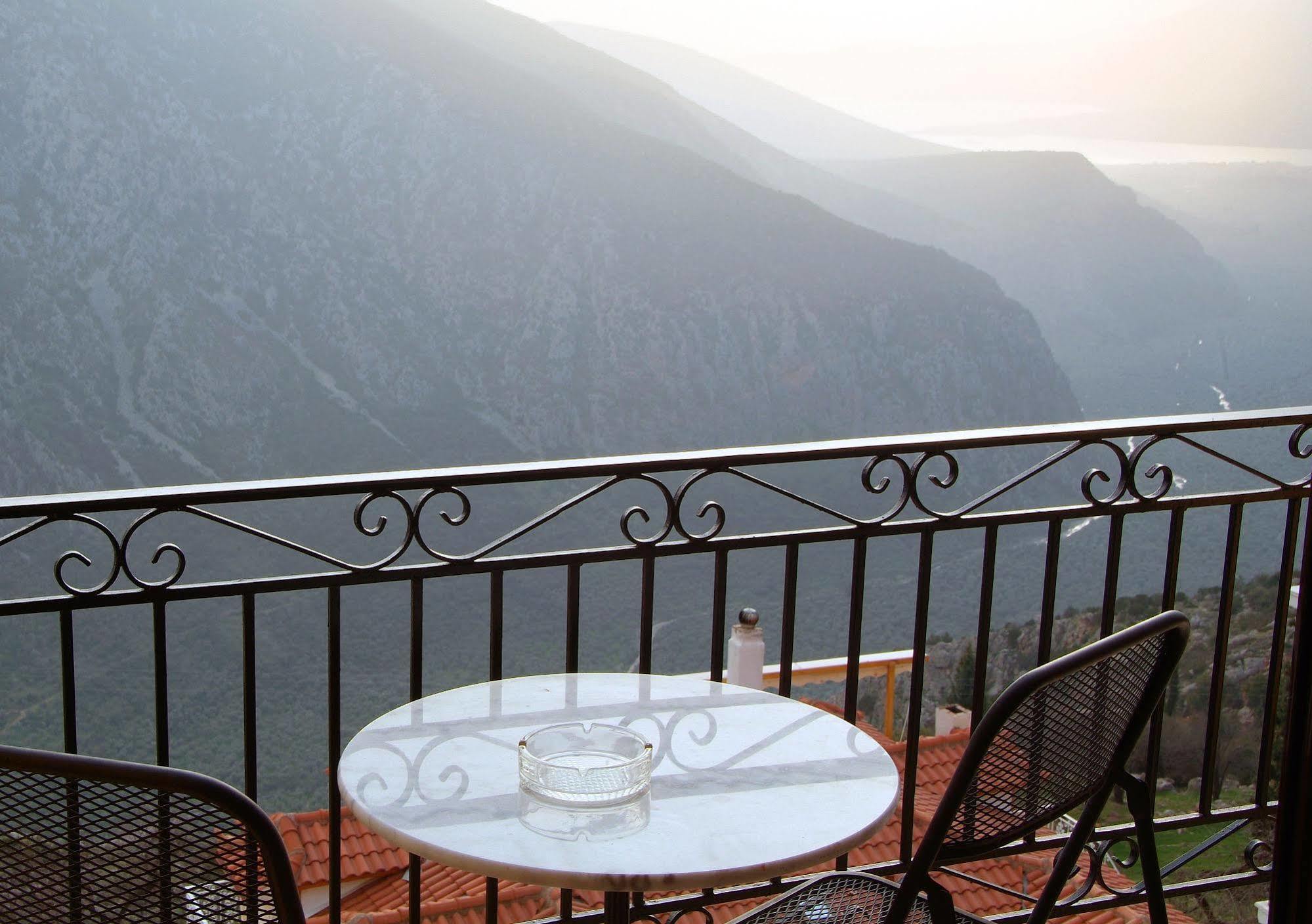 Hotel Varonos Delphi Exterior foto