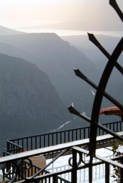 Hotel Varonos Delphi Quarto foto